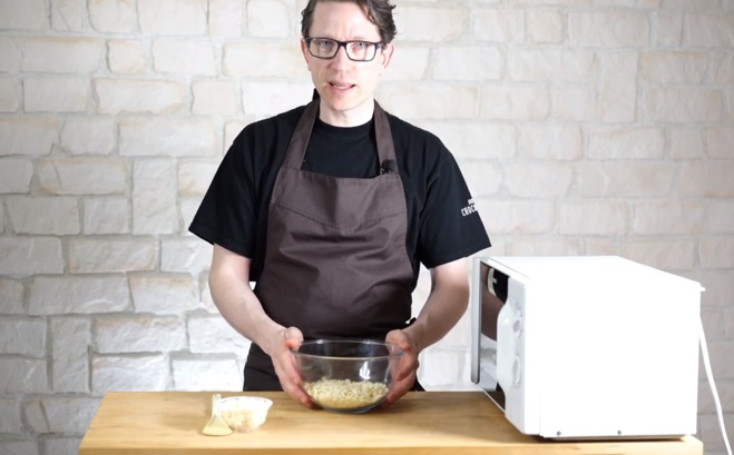 La méthode rapide de la préparation du chocolat au micro onde©ChocoClic.com La méthode rapide de la préparation du chocolat au micro onde©ChocoClic.com