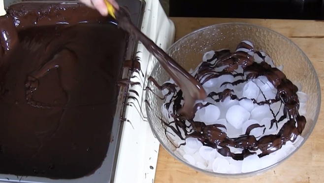 Vous ne verrez plus vos moules à glaçons pareil pour le chocolat©ChocoClic.com Vous ne verrez plus vos moules à glaçons pareil pour le chocolat©ChocoClic.com