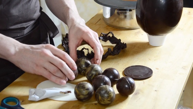 Montage STARWARS galaxie en chocolat©ChocoClic.com Montage STARWARS galaxie en chocolat©ChocoClic.com