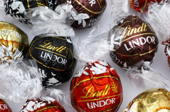 chocolat végétalien à base de l'ait d'avoine chocolat végétalien à base de l'ait d'avoine