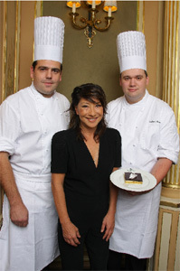 Barbara Bui lance "Douce Rebelle" sa première pâtisserie au Café de la Paix