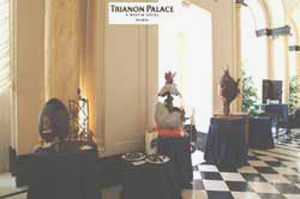 Exposition des Œufs Royaux du 5 au 18 avril 2004 dans la galerie de l’hôtel Trianon Palace