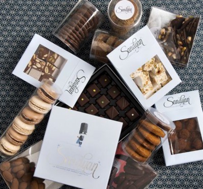 Tendances Chocolats de Noël 2014 : Design stylisé et Couleurs flashy à l'honneur Tendances Chocolats de Noël 2014 : Design stylisé et Couleurs flashy à l'honneur