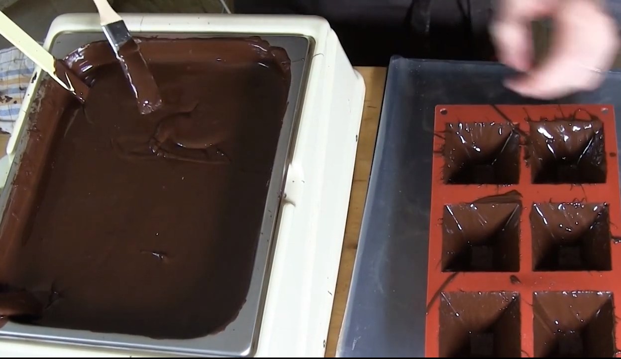 Utiliser un moule à chocolat en silicone facile à démouler