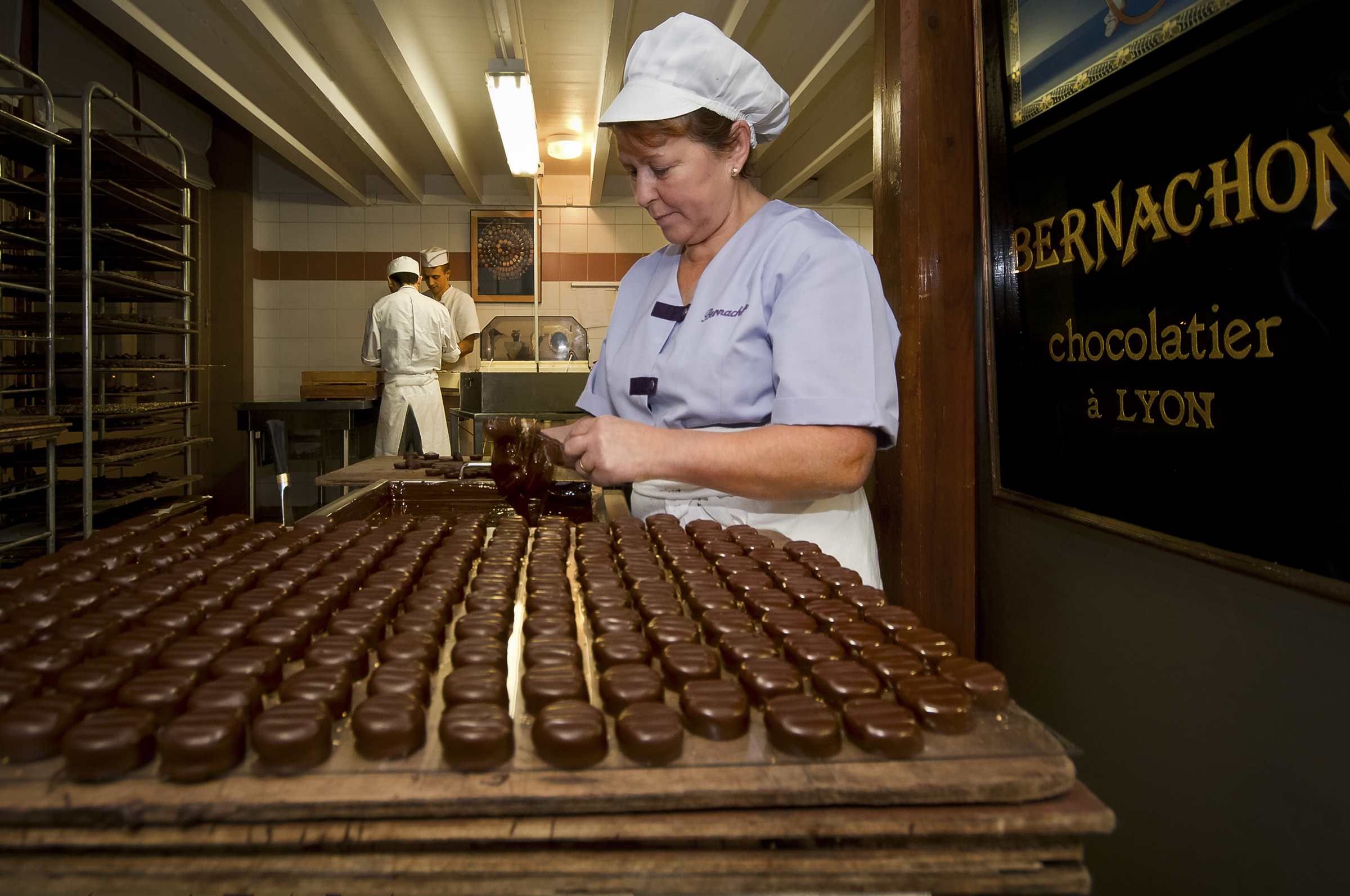 Quel est le meilleur maître chocolatier proche tour de la Montparnasse  Paris ? - Artisan chocolatier haut de gamme à Paris - BERNACHON