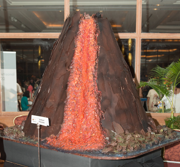 Volcan au chocolat créé au Big Island Chocolate Festival©Kirk Shorte Photography