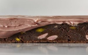 Recette Brownie au chocolat noir, pistaches, calletsTM Ruby et garni de ganache Ruby