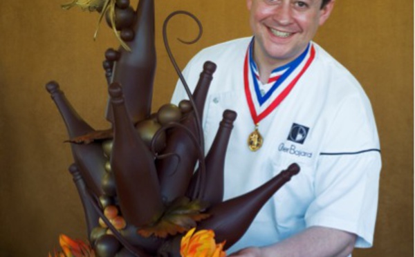 Olivier Bajard , Mof chocolatier et auteur à succès de livres de desserts