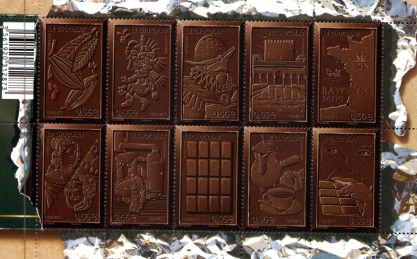 Lancement du timbre chocolat par la Poste