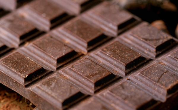 Le chocolat noir à haute teneur en cacao contient des nutriments importants pour la santé