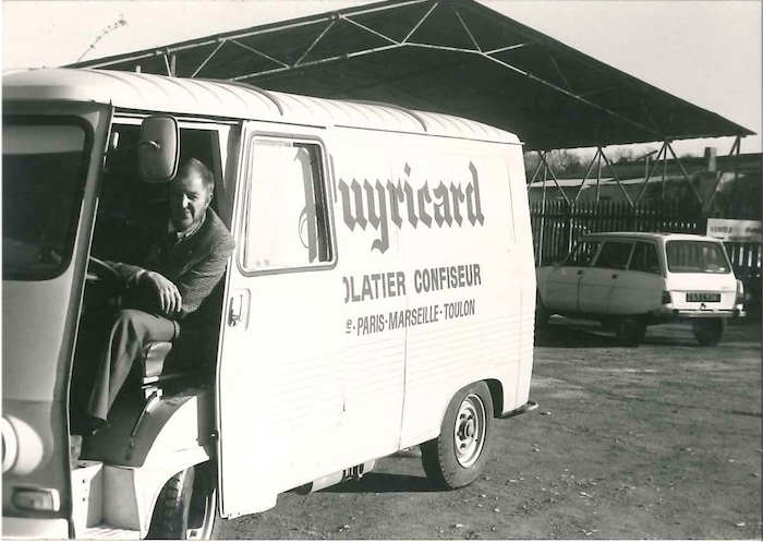 Jean-Guy Roelandts et son camion de livraison - Chocolaterie de Puyricard©