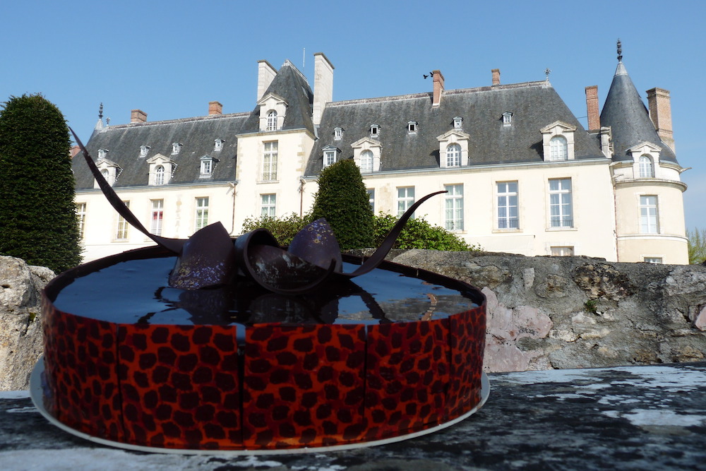 Gateau chocolat devant le Chateau©Château d'Augerville